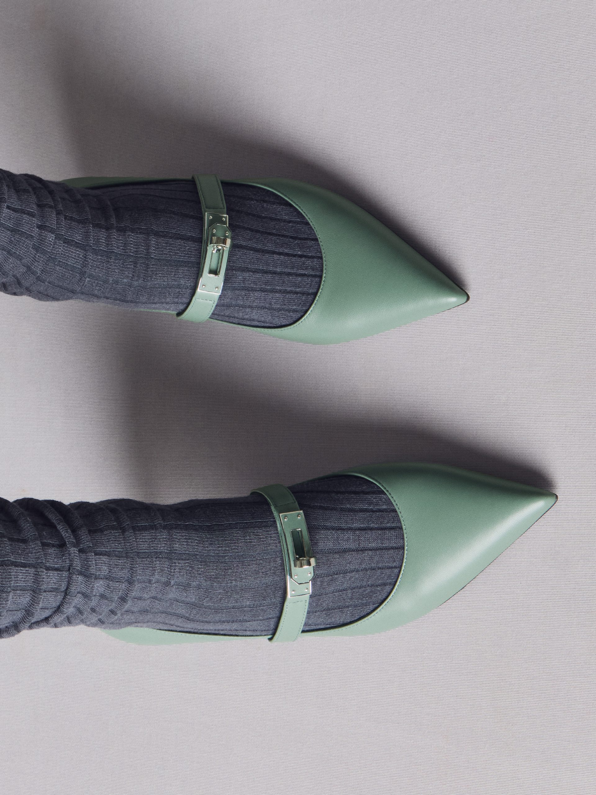 HERMES Souliers — Camille Moguilewsky
