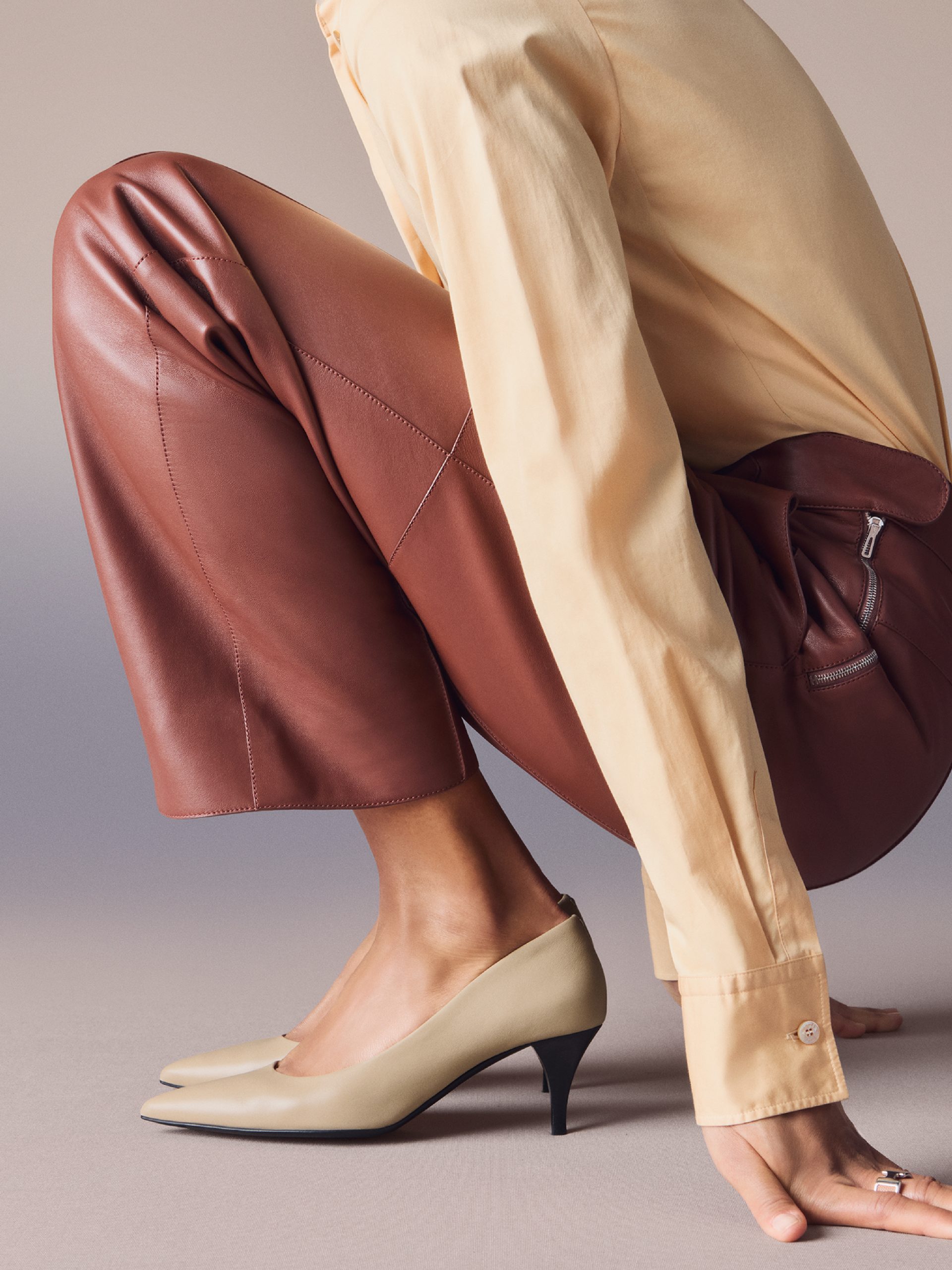 HERMES Souliers — Camille Moguilewsky